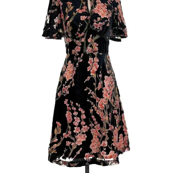 ModCloth "Soirée Saunter" Green Velvet PLEASE READ - Picture 1 of 3